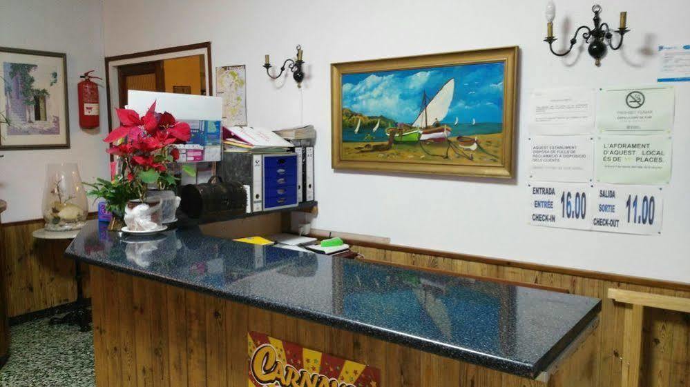 Hostal Creus Roses Eksteriør bilde